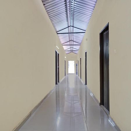 Oyo Flagship Sai Satyam Lodge ปูเน่ ภายนอก รูปภาพ
