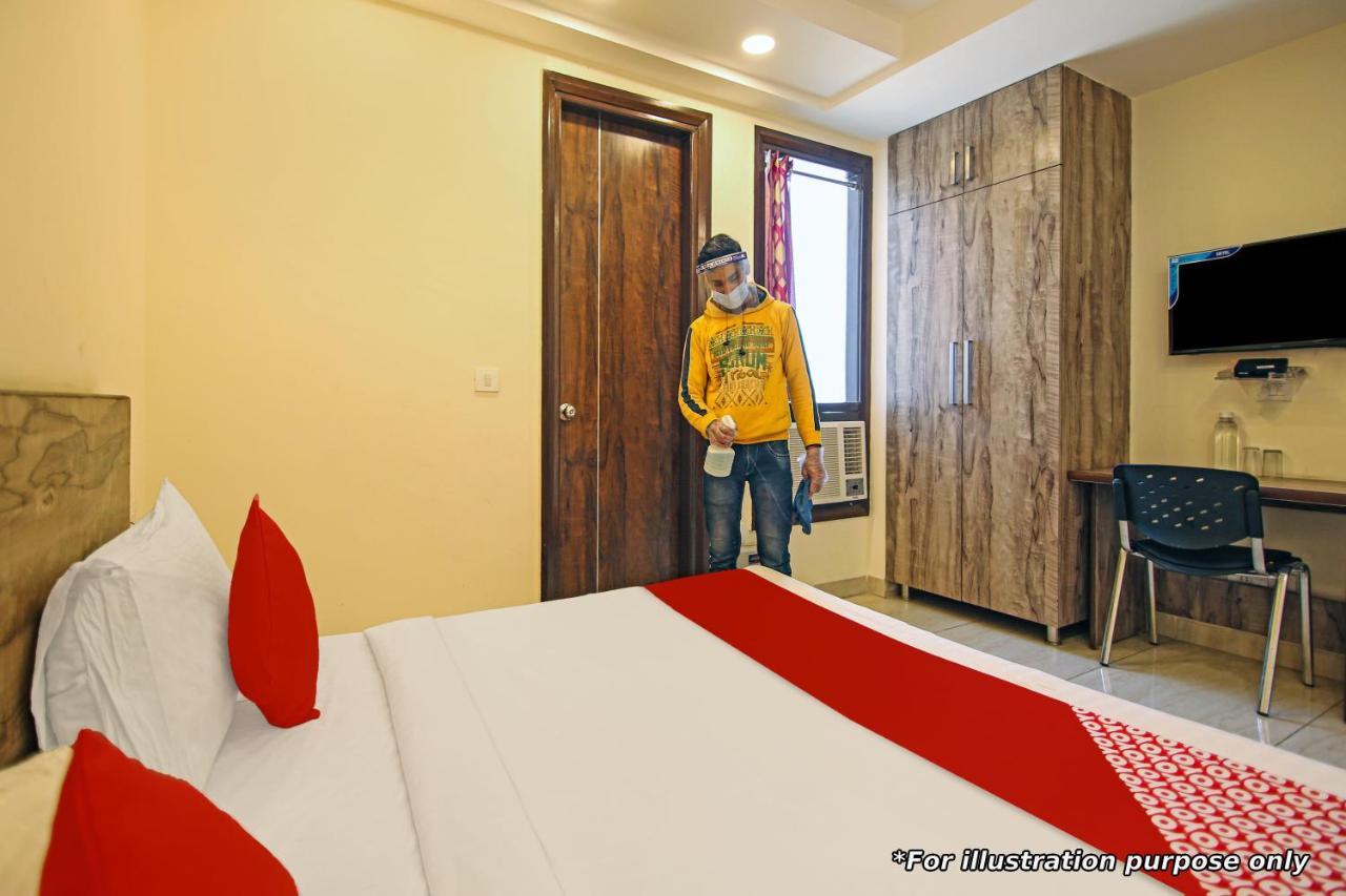 Oyo Flagship Sai Satyam Lodge ปูเน่ ภายนอก รูปภาพ